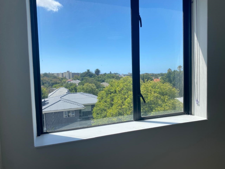 2 Bedroom Property for Sale in Claremont Western Cape